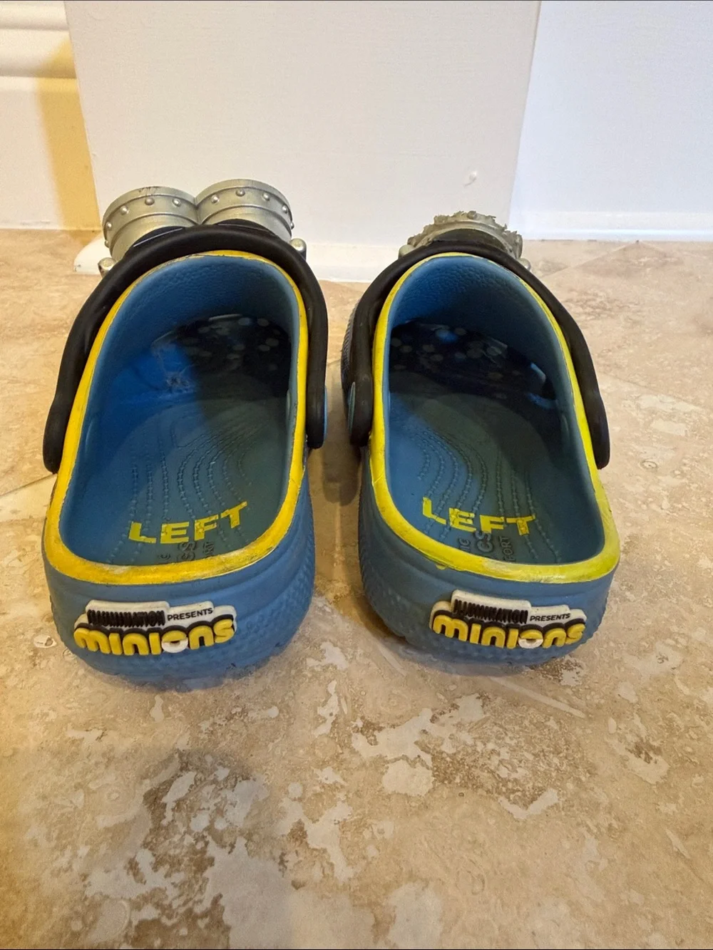 CROCS Minion kids size 11